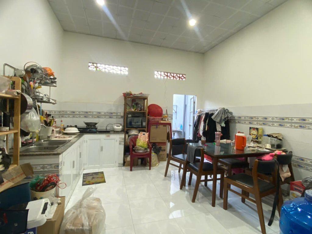 Bán Nhà cấp 4, DT 100M2, Đường 8M, Sổ Thổ Cư, KDC Đinh Thuận, Phường Tân Hiệp.