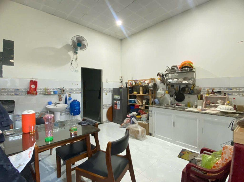 Bán Nhà cấp 4, DT 100M2, Đường 8M, Sổ Thổ Cư, KDC Đinh Thuận, Phường Tân Hiệp.