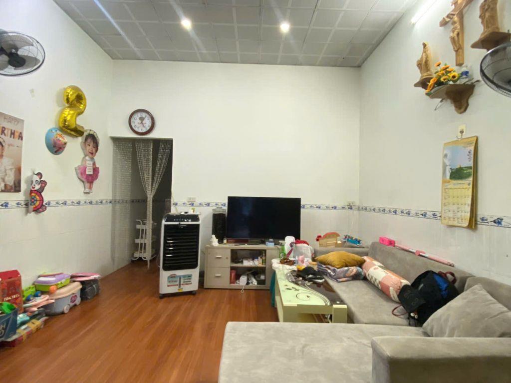 Bán Nhà cấp 4, DT 100M2, Đường 8M, Sổ Thổ Cư, KDC Đinh Thuận, Phường Tân Hiệp.