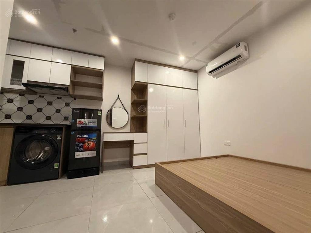 Chủ đi nước ngoài bán gấp ccmn 77m2 khu mễ trì dòng tiền 100tr/tháng