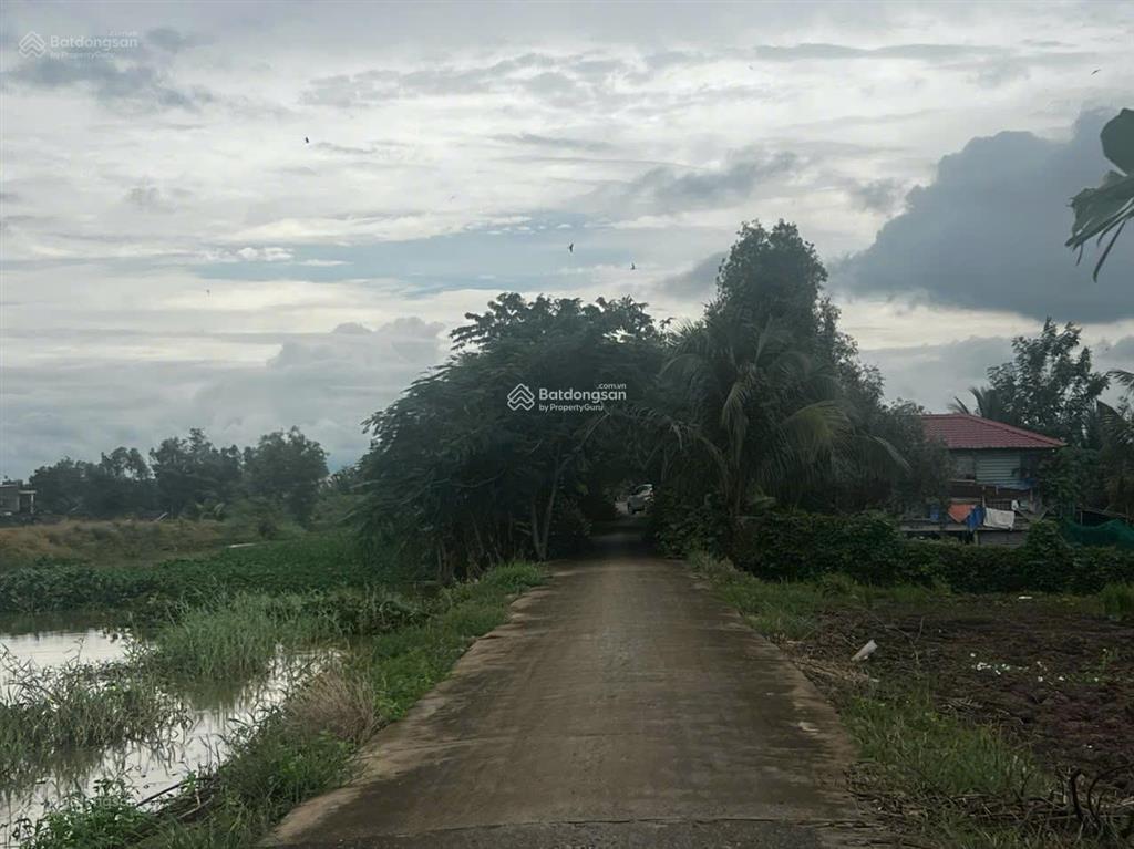 Bán đất 2862m2, 9,8 tỷ tại phường kiến tường, tây ninh, cách trung tâm kiến tường 10 phút đi xe