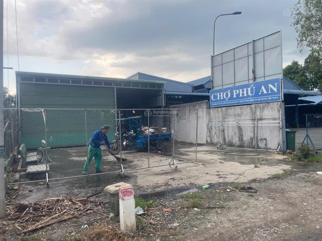 Bán đất mặt tiền đt744 có sẵn 300m² thổ cư và kho xưởng, sát bên chợ phú an, kinh doanh ngay