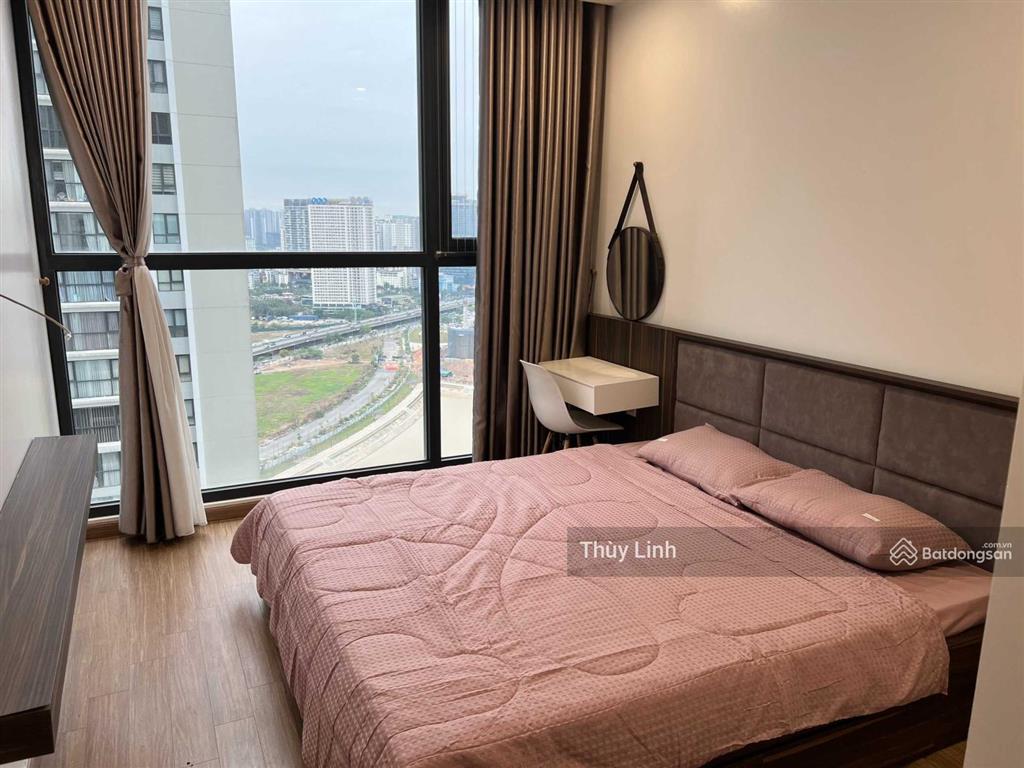 Cho thuê căn hộ 3 ngủ view hồ điều hòa vinhomes skylake, đủ nội thất đẹp
