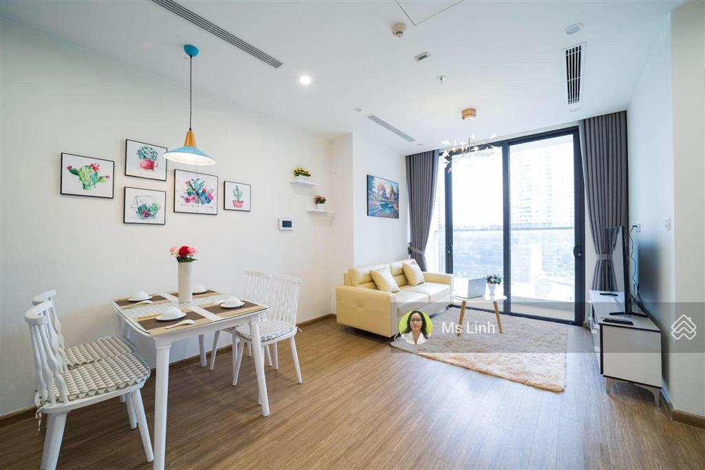 Sẵn hợp đồng thuê  bán căn hộ 1 phòng ngủ, ban công đông nam vinhomes skylake