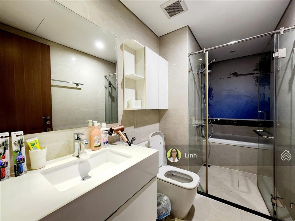 Cho thuê căn góc vinhomes skylake s2.06, gồm 4 phòng ngủ, view hồ đẹp, nội thất hiện đại