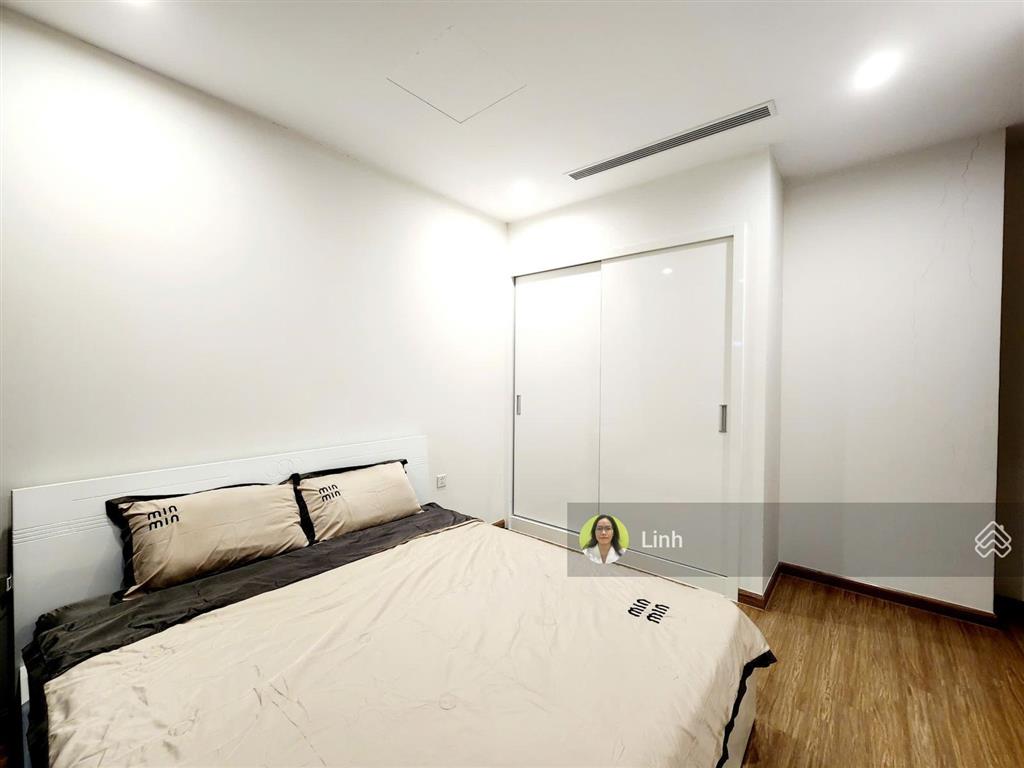 Cho thuê căn góc vinhomes skylake s2.06, gồm 4 phòng ngủ, view hồ đẹp, nội thất hiện đại