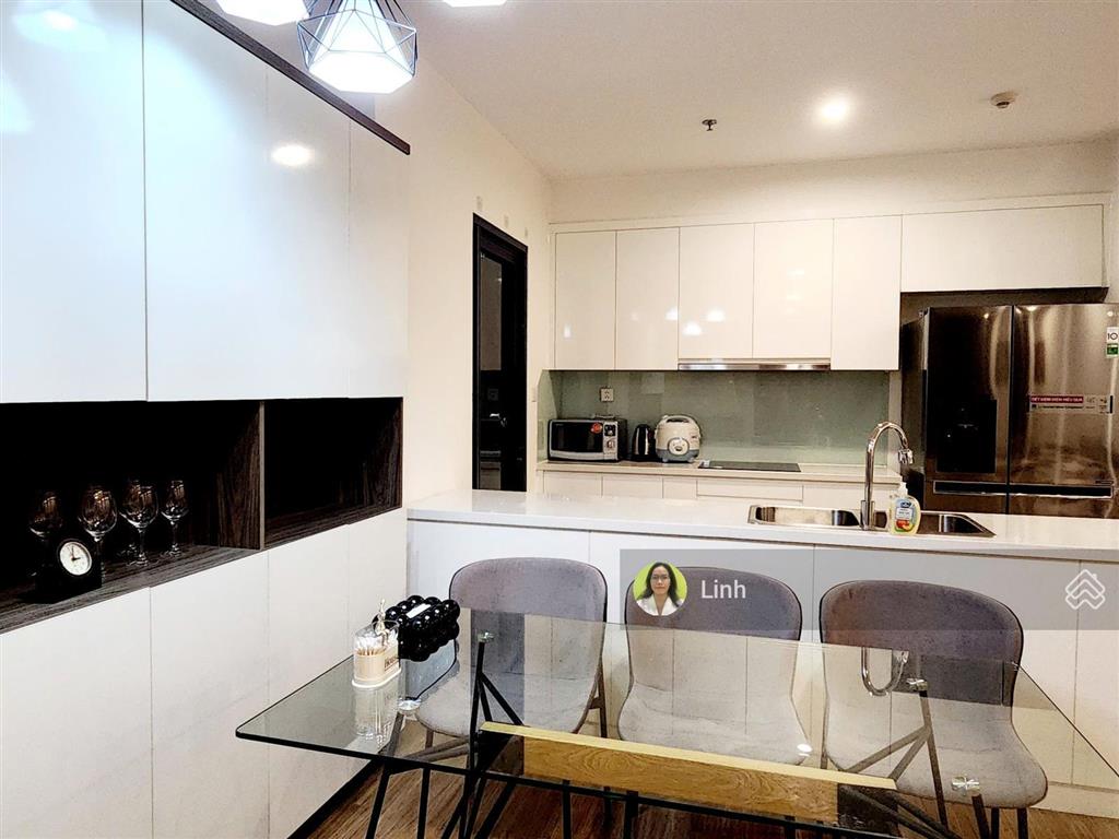 Cho thuê căn góc vinhomes skylake s2.06, gồm 4 phòng ngủ, view hồ đẹp, nội thất hiện đại