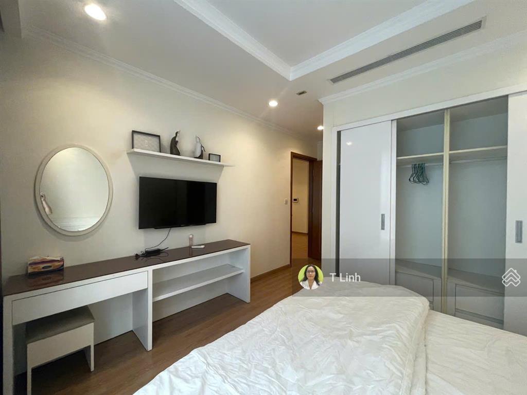 Cho thuê căn hộ vinhomes nguyễn chí thanh, tầng 24, 2pn, đủ đồ, hướng đông nam