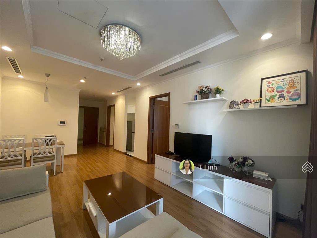 Cho thuê căn hộ vinhomes nguyễn chí thanh, tầng 24, 2pn, đủ đồ, hướng đông nam