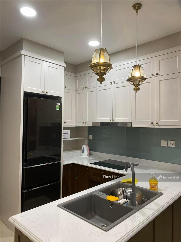 Cho thuê căn hộ vinhomes d'capitale, tòa c6, căn 3pn full, hướng hồ