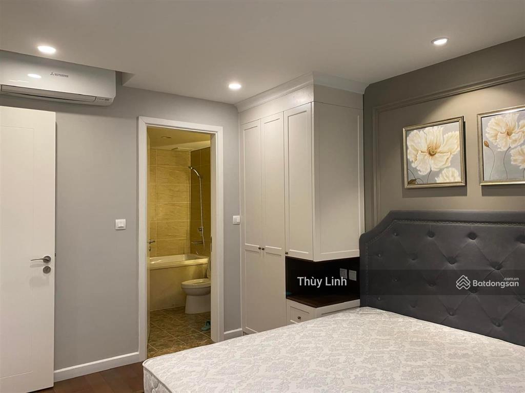 Cho thuê căn hộ vinhomes d'capitale, tòa c6, căn 3pn full, hướng hồ