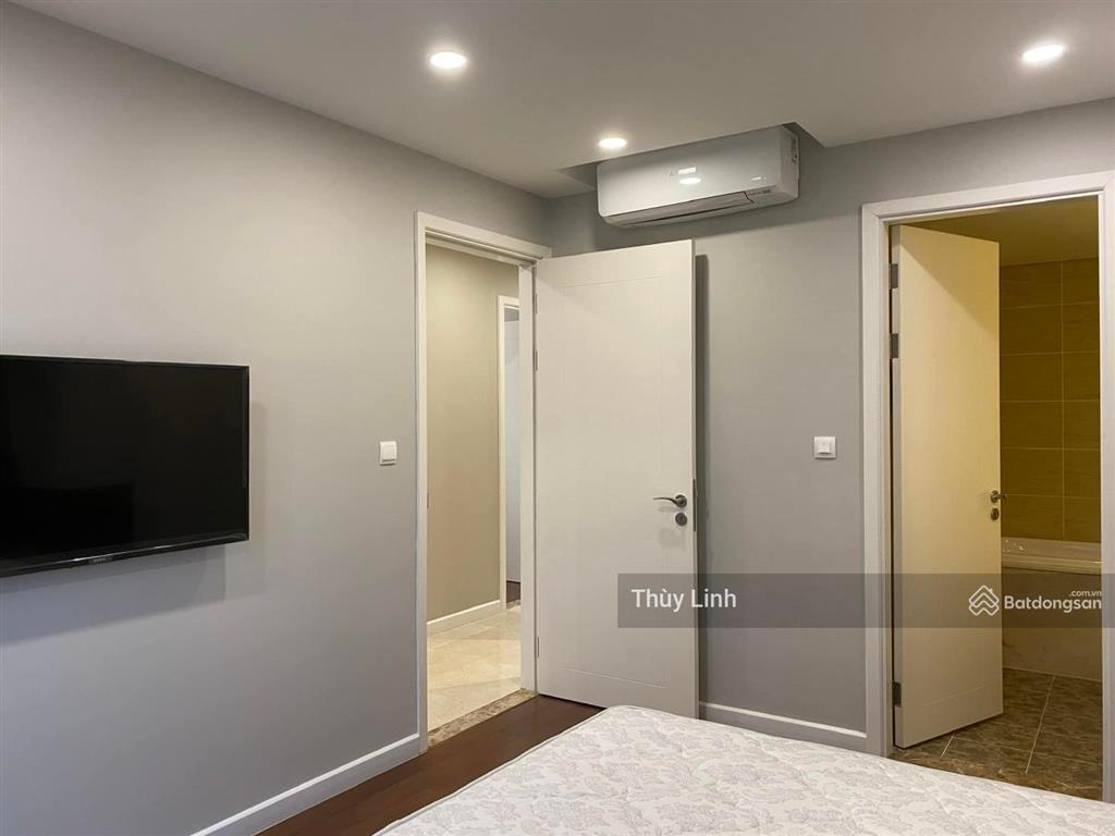 Cho thuê căn hộ vinhomes d'capitale, tòa c6, căn 3pn full, hướng hồ