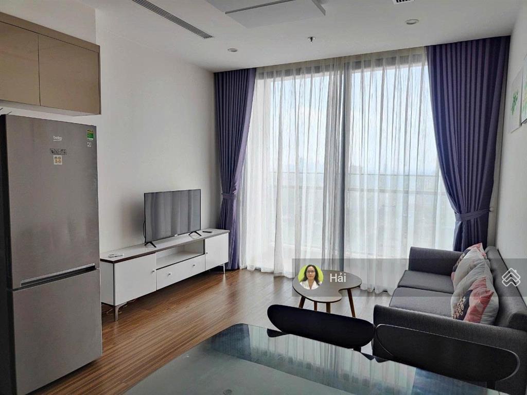 Cho thuê căn hộ 2pn vinhomes west point, đối diện trung tâm hội nghị quốc gia, đủ đồ đẹp