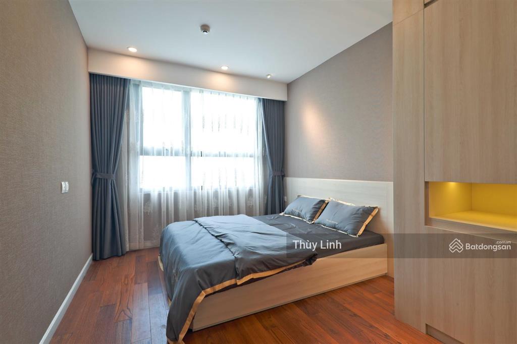 Bán căn hộ 2 phòng ngủ tòa c7 vinhomes d'capitale, sổ lâu dài, view bể bơi