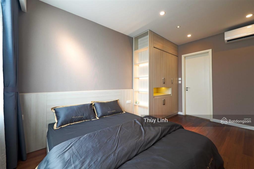 Bán căn hộ 2 phòng ngủ tòa c7 vinhomes d'capitale, sổ lâu dài, view bể bơi
