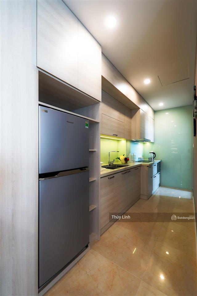 Bán căn hộ 2 phòng ngủ tòa c7 vinhomes d'capitale, sổ lâu dài, view bể bơi