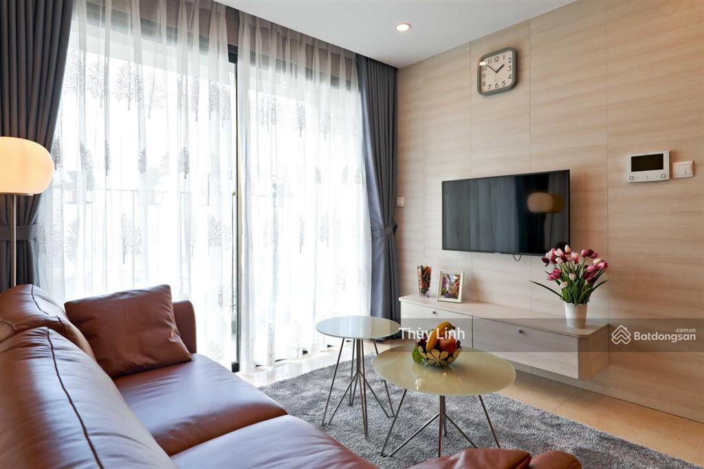 Bán căn hộ 2 phòng ngủ tòa c7 vinhomes d'capitale, sổ lâu dài, view bể bơi