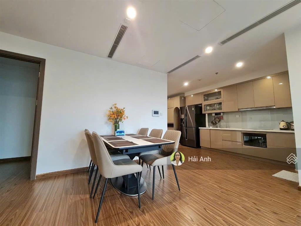 Bán căn 4n 3wc ban công đn vinhomes west point, tầng trung, đẹp, sẵn nội thất