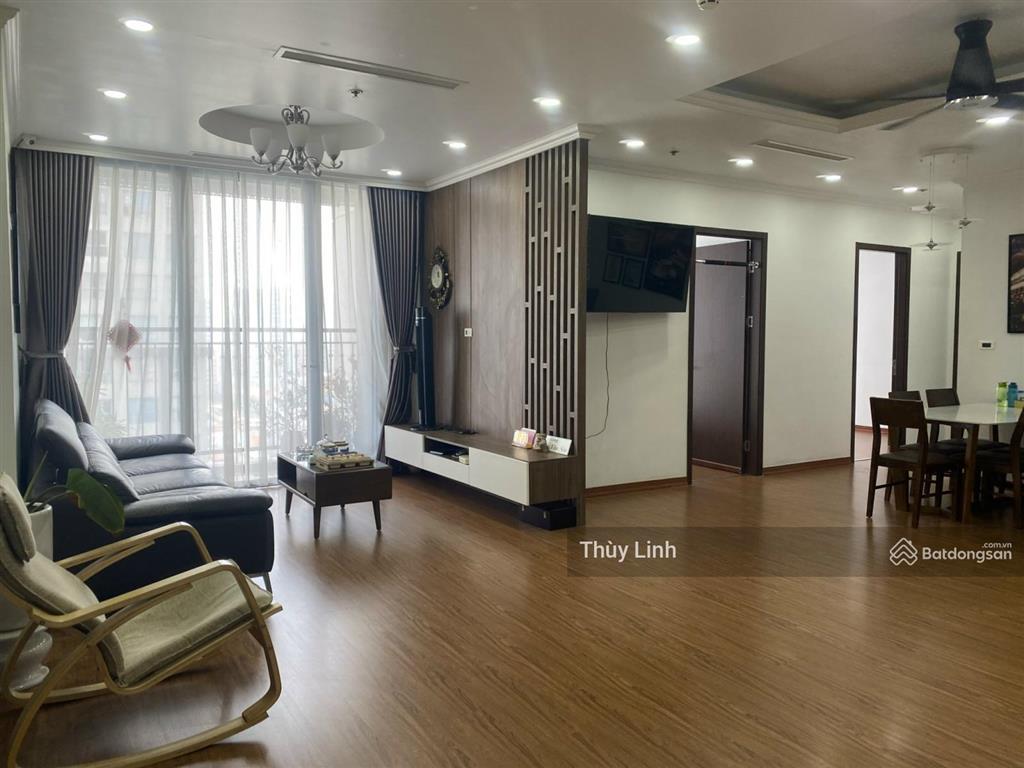 Cho thuê căn hộ chung cư tòa a2 vinhomes gardenia, dt 120m2, 3pn, đủ đồ, view bể bơi