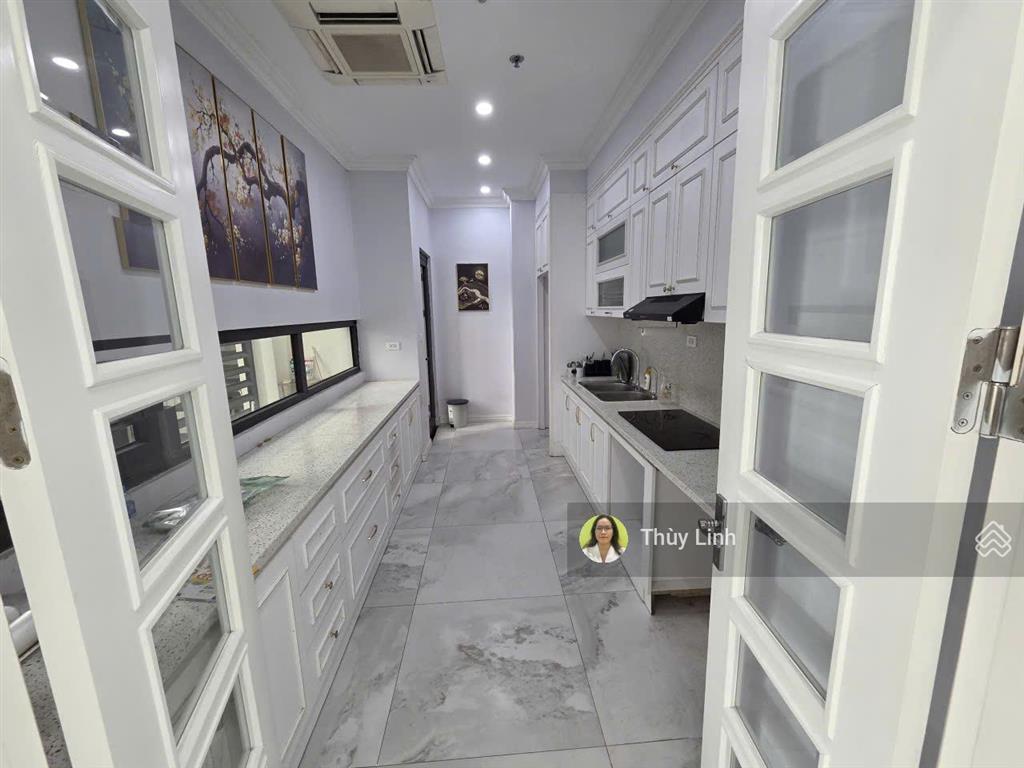 Cho thuê căn penthouse s2 vinhomes skylake 140m2, 3 phòng ngủ, vào ở được luôn