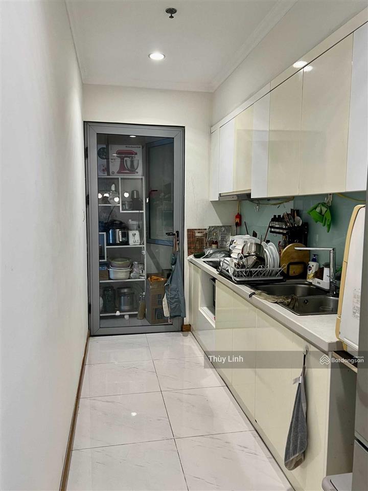 Cho thuê căn hộ vinhomes nguyễn chí thanh, 2pn, 2wc, gồm cả nội thất, ban công đn