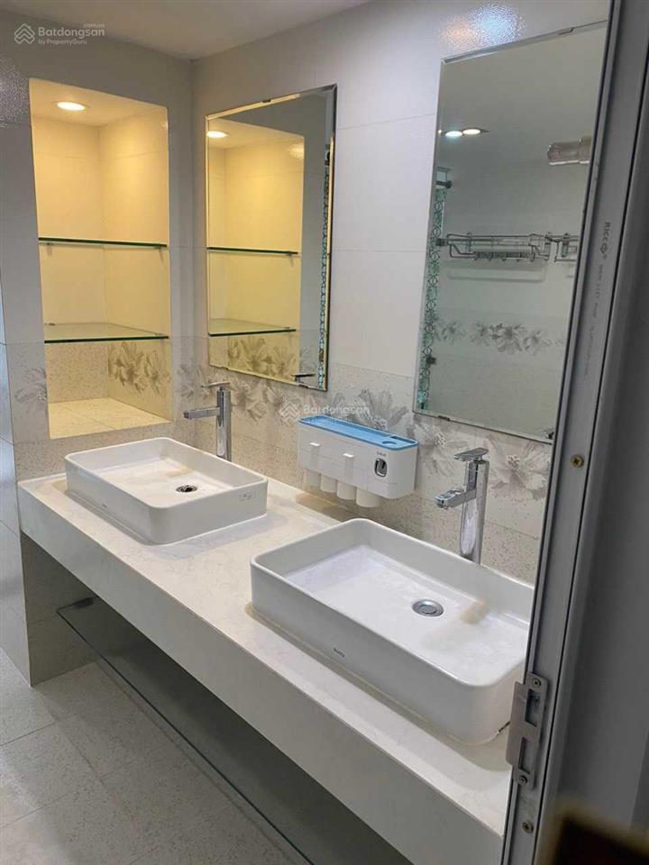 Bán căn hộ chung cư trung yên plaza 112m2 có 3pn 2wc giá 9.8 tỷ.  0988 637 ***