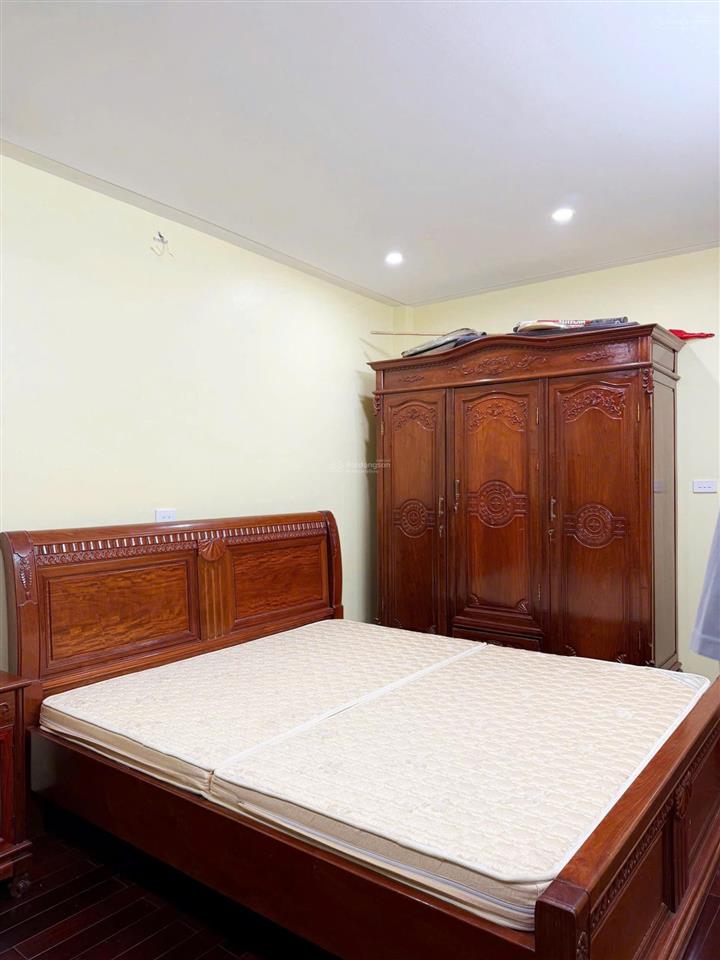 Cho thuê nhà riêng lạc long quân 40m2x5t nhà full đồ giá 13tr/th