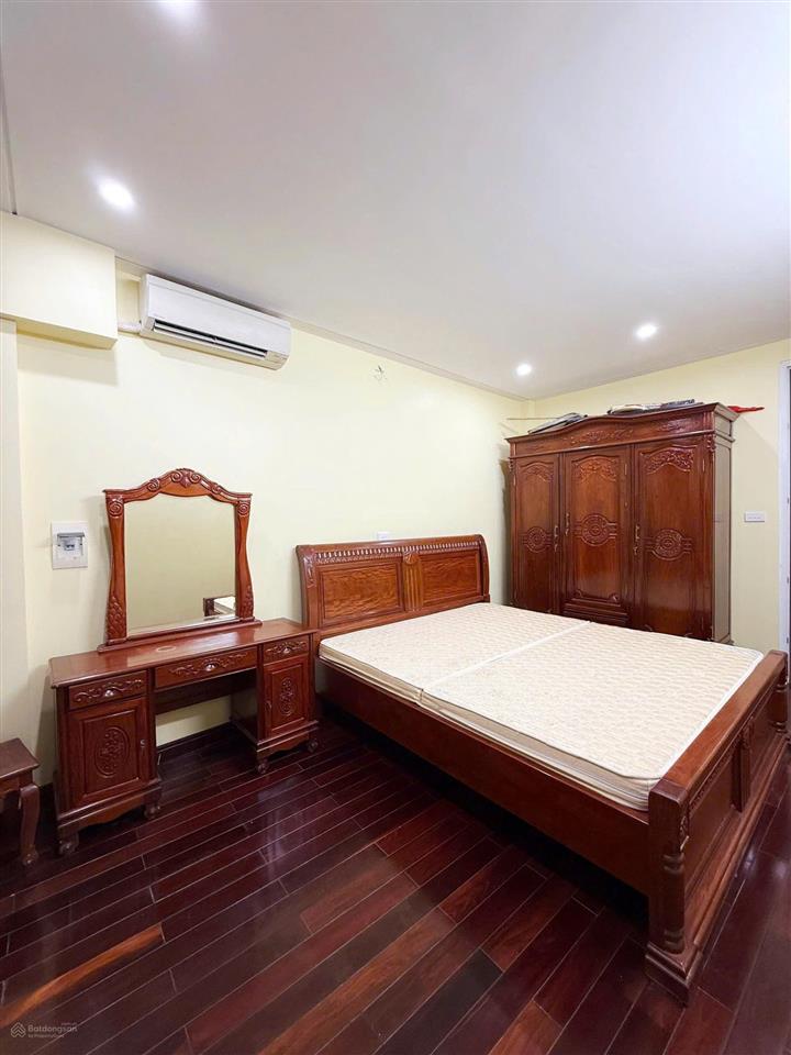 Cho thuê nhà riêng lạc long quân 40m2x5t nhà full đồ giá 13tr/th