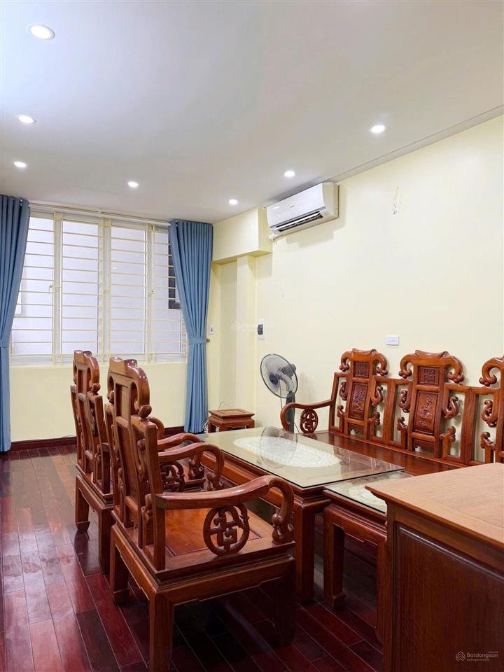 Cho thuê nhà riêng lạc long quân 40m2x5t nhà full đồ giá 13tr/th