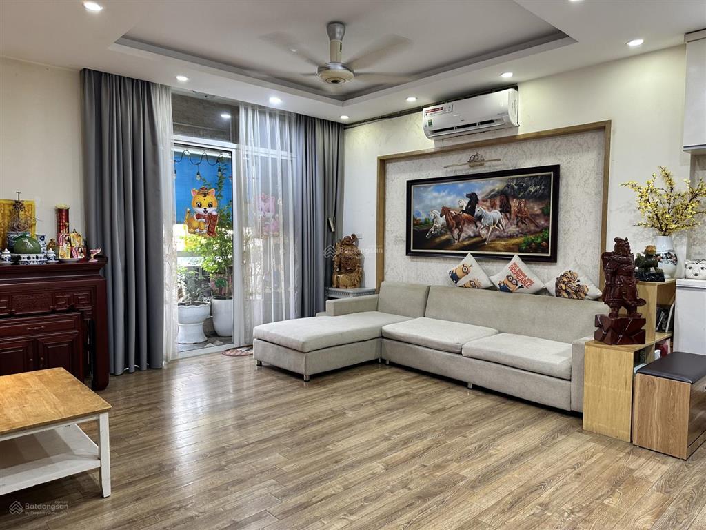 Bán căn hộ m3m4 nguyễn chí thanh, dt 100m2 có 3pn  2wc, giá 8.8 tỷ tl