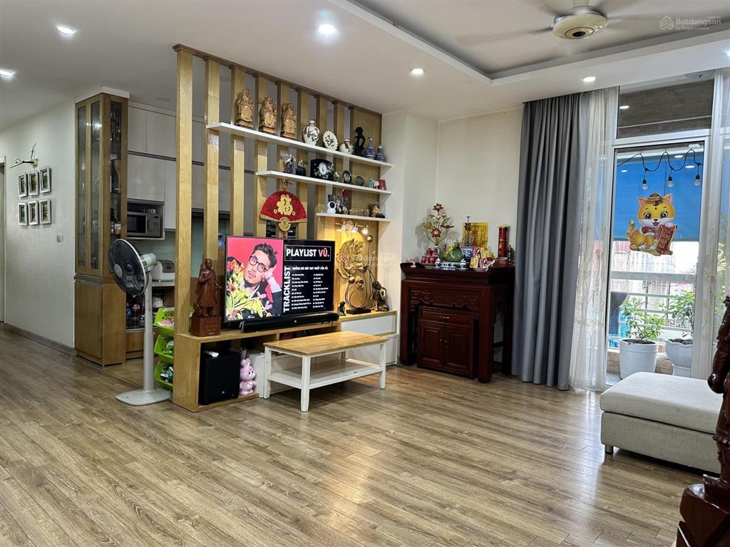 Bán căn hộ m3m4 nguyễn chí thanh, dt 100m2 có 3pn  2wc, giá 8.8 tỷ tl