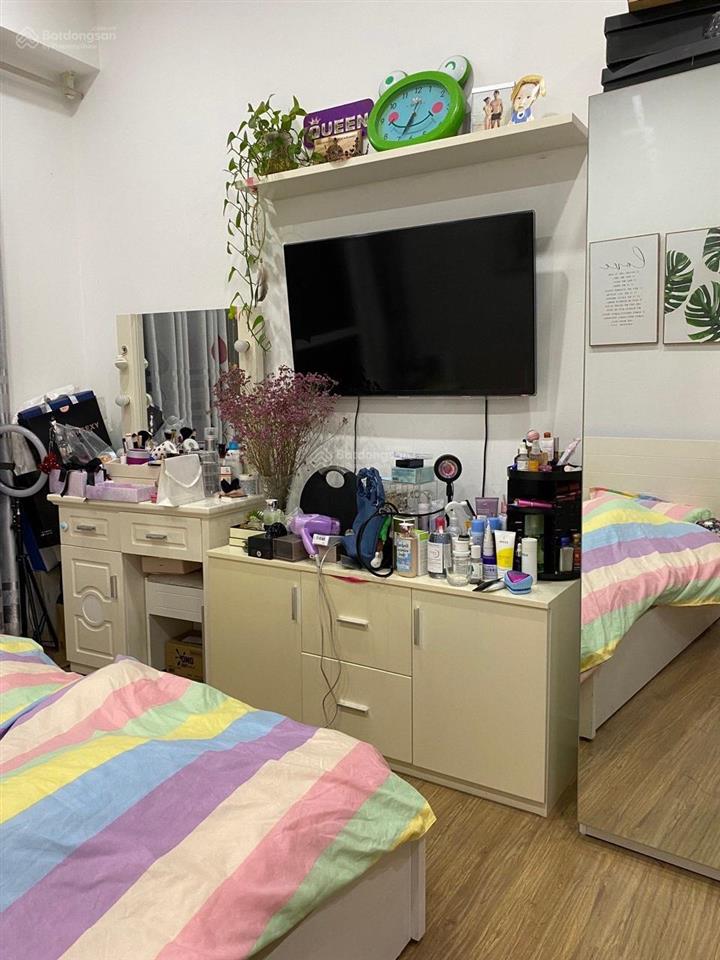 Bán căn hộ ct2 hoàng cầu 70m2 tk 2pn  1wc nhà đẹp thoáng. giá 7 tỷ tl