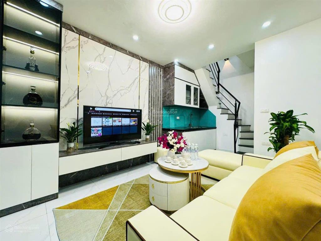 Cho thuê nhà ngõ 20 cát linh dt 25m2*5 tầng, nhà đẹp full đồ giá 12tr/th