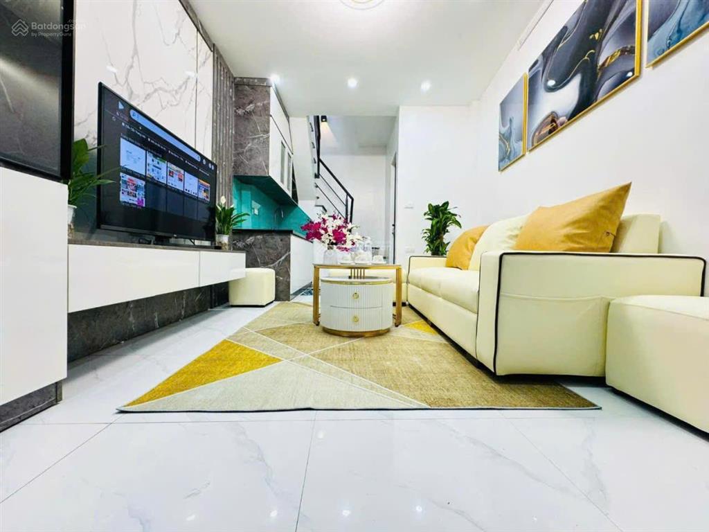 Cho thuê nhà ngõ 20 cát linh dt 25m2*5 tầng, nhà đẹp full đồ giá 12tr/th