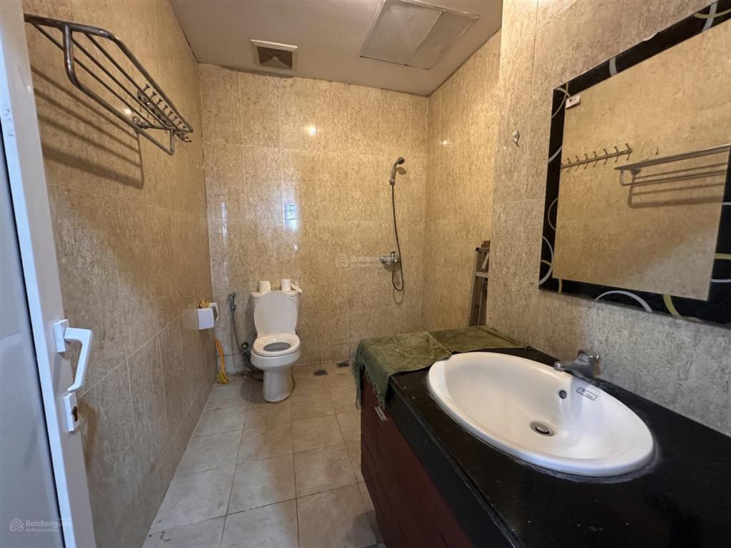 Cho thuê căn hộ ct2 hoàng cầu dt 65m2 2pn 1wc giá 11tr/th