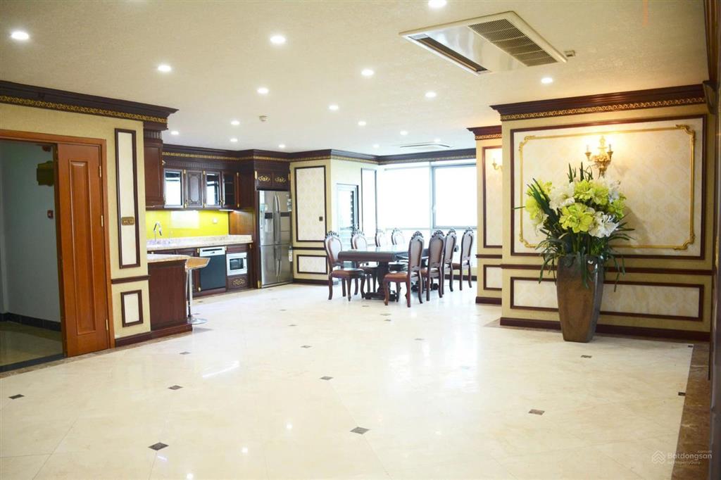 Cho thuê căn hộ eurowindow 27 trần duy hưng dt 200m2 thiết kế 3pn 2wc nhà siêu đẹp. giá 22tr/th