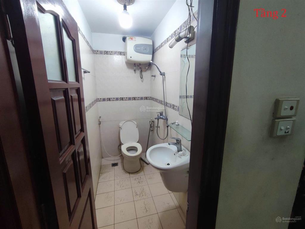 Cho gia đình thuê nhà riêng 5 tầng x 41m2, sát kđt ngô thì nhậm, ôtô đỗ cửa, không bao giờ ngập