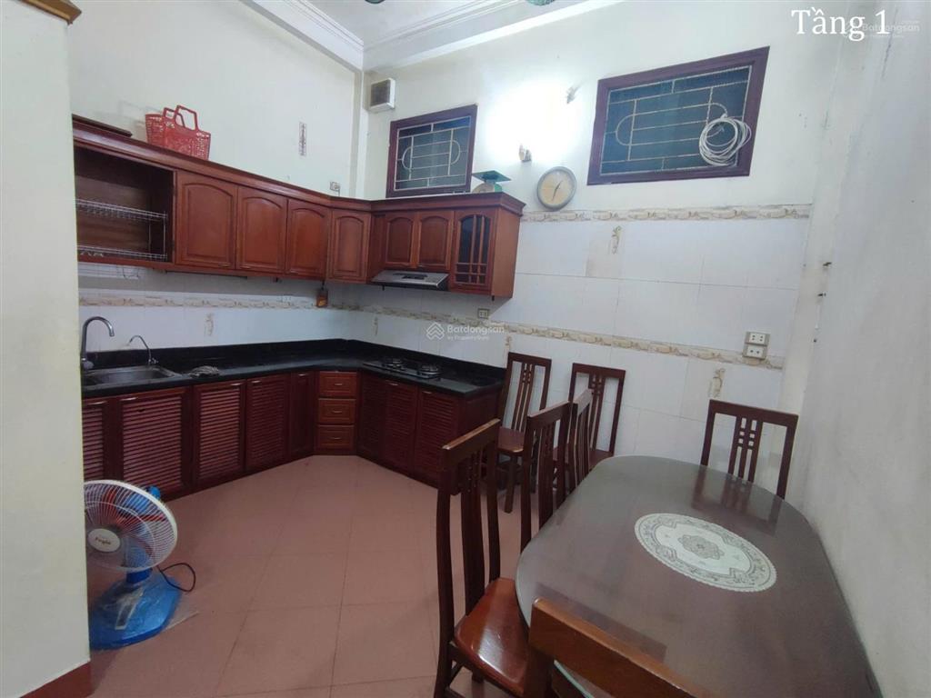 Cho gia đình thuê nhà riêng 5 tầng x 41m2, sát kđt ngô thì nhậm, ôtô đỗ cửa, không bao giờ ngập