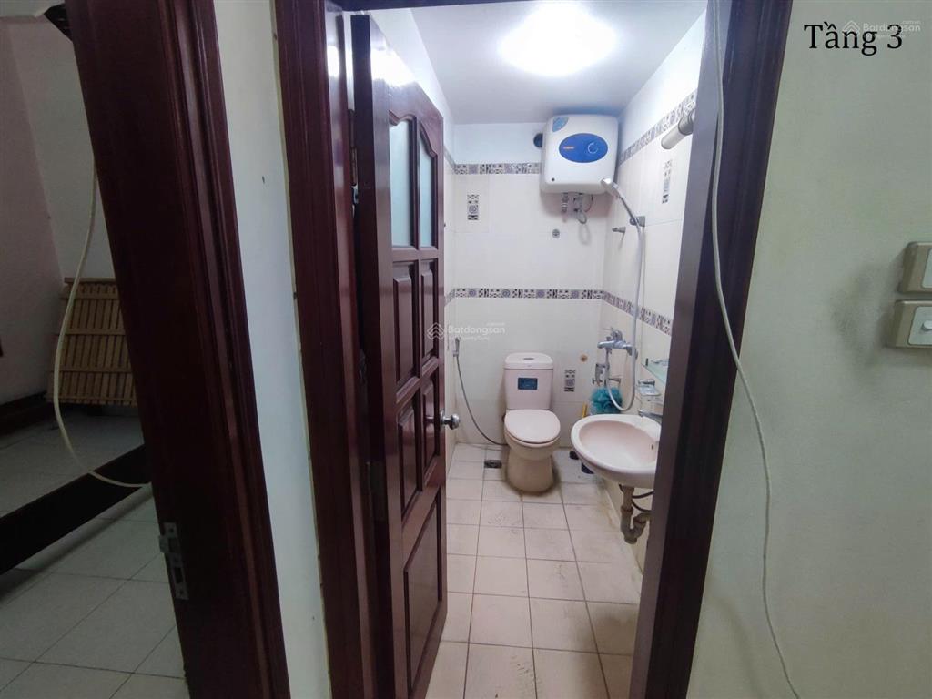 Cho gia đình thuê nhà riêng 5 tầng x 41m2, sát kđt ngô thì nhậm, ôtô đỗ cửa, không bao giờ ngập