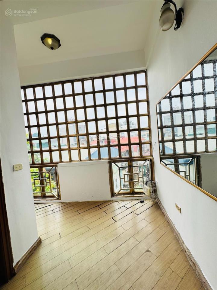 Tập thể láng hạgiảng võcăn gócdt sổ 72m2ô tô đỗnhà thoáng mát nhiều ánh sáng cầu thang thấp