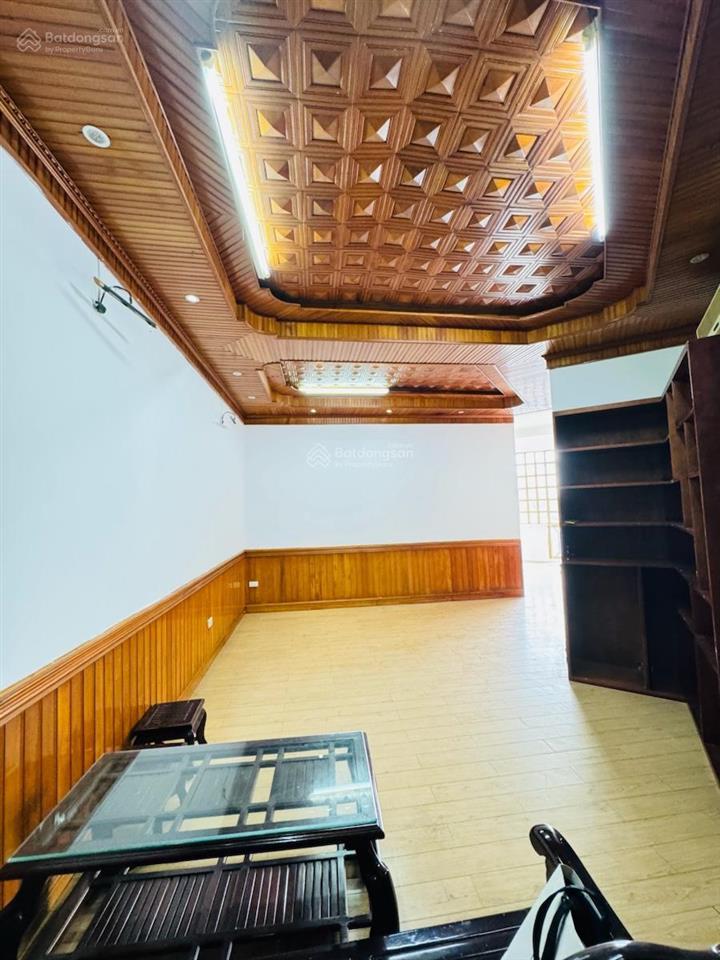 Tập thể láng hạgiảng võcăn gócdt sổ 72m2ô tô đỗnhà thoáng mát nhiều ánh sáng cầu thang thấp