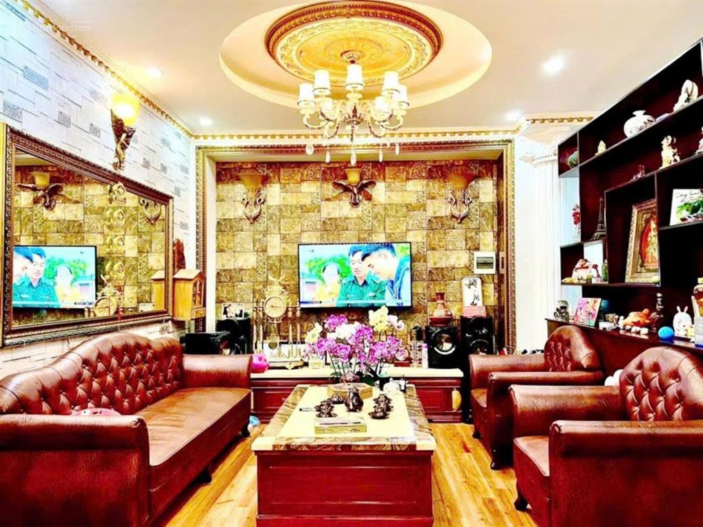 Bán căn hộ tầng thấp tòa vip 29t2 hoàng đạo thúy dt 121,5m2x3 ngủ chỉ 11.8 tỷ