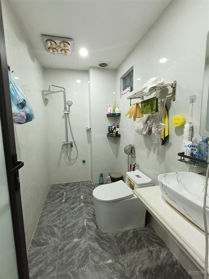 Bán nhà ngõ 117 thái hà 35m2x8 tầng thang máy, ô tô tránh 30m chỉ 12,2 tỷ