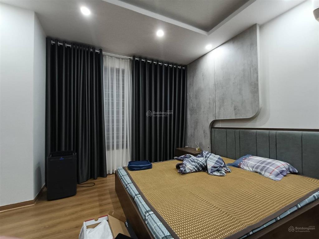 Bán nhà ngõ 117 thái hà 35m2x8 tầng thang máy, ô tô tránh 30m chỉ 12,2 tỷ