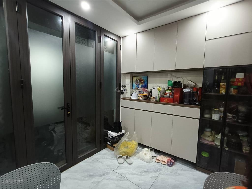 Bán nhà ngõ 117 thái hà 35m2x8 tầng thang máy, ô tô tránh 30m chỉ 12,2 tỷ