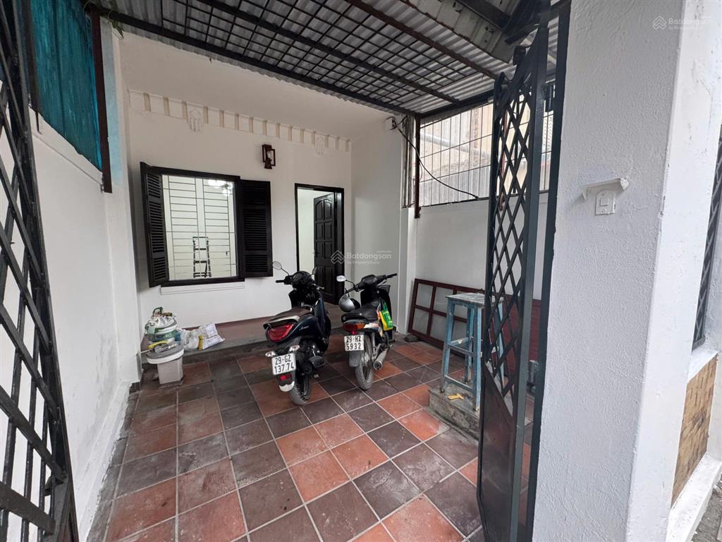 Cho thuê nhà riêng 3 tầng phố hà kế tấn