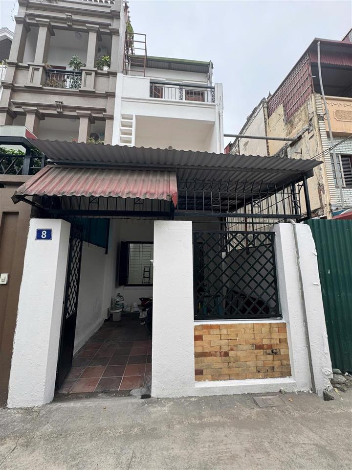 Cho thuê nhà riêng 3 tầng phố hà kế tấn