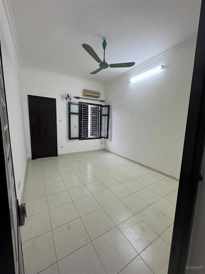 Cho thuê nhà riêng 3 tầng phố hà kế tấn