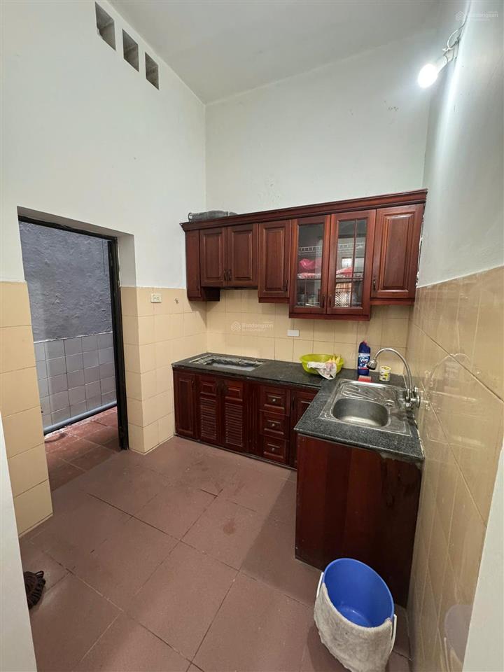 Cho thuê nhà riêng 3 tầng phố hà kế tấn