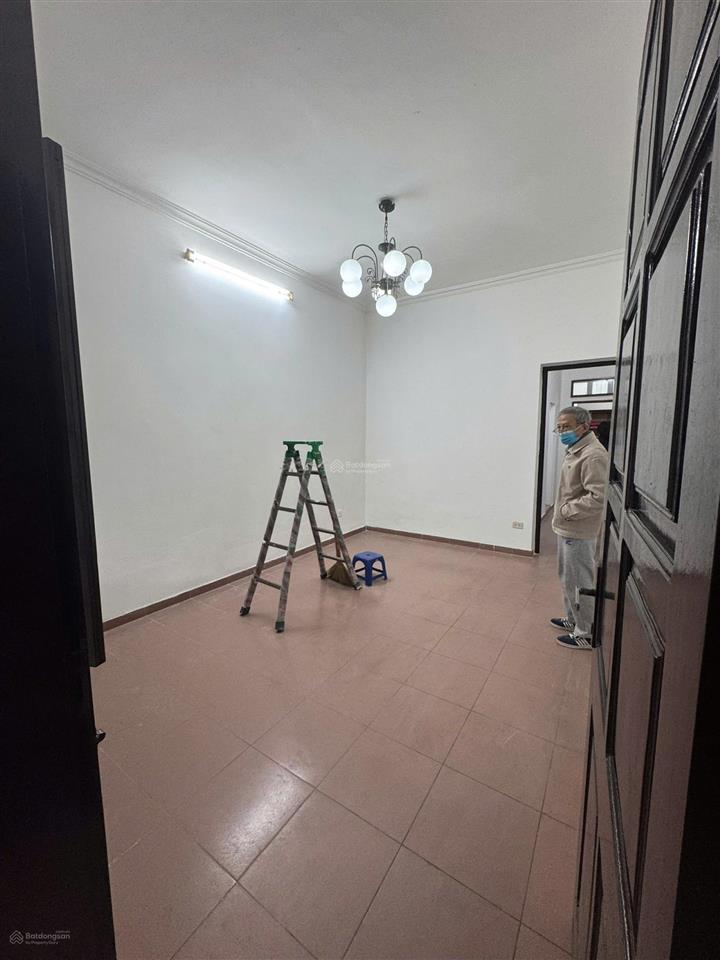 Cho thuê nhà riêng 3 tầng phố hà kế tấn